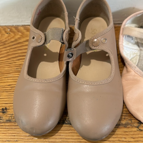 Size 13 wide tap and ballet shoes, so danca and bloch, tan and pink - Picture 2 of 4